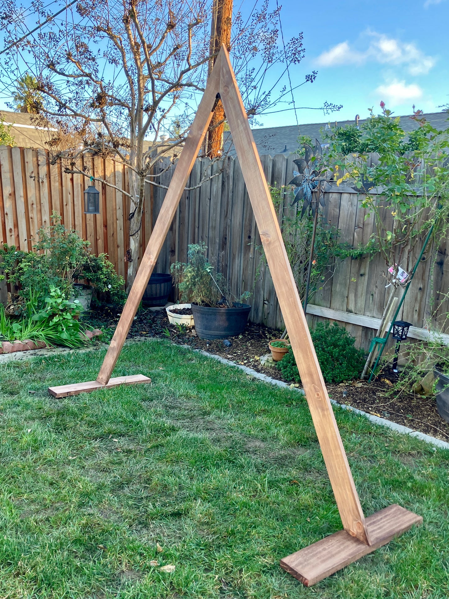 Folding Wooden Triangle Arch